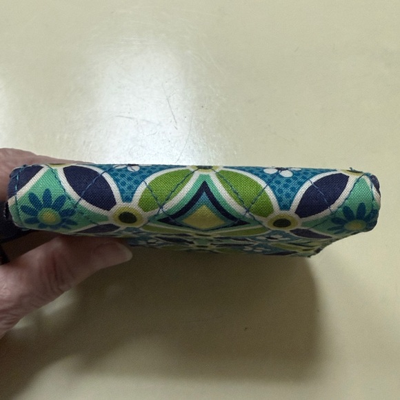 Vera Bradley Daisy Daisy Square Wallet with coin purse. - Picture 9 of 12